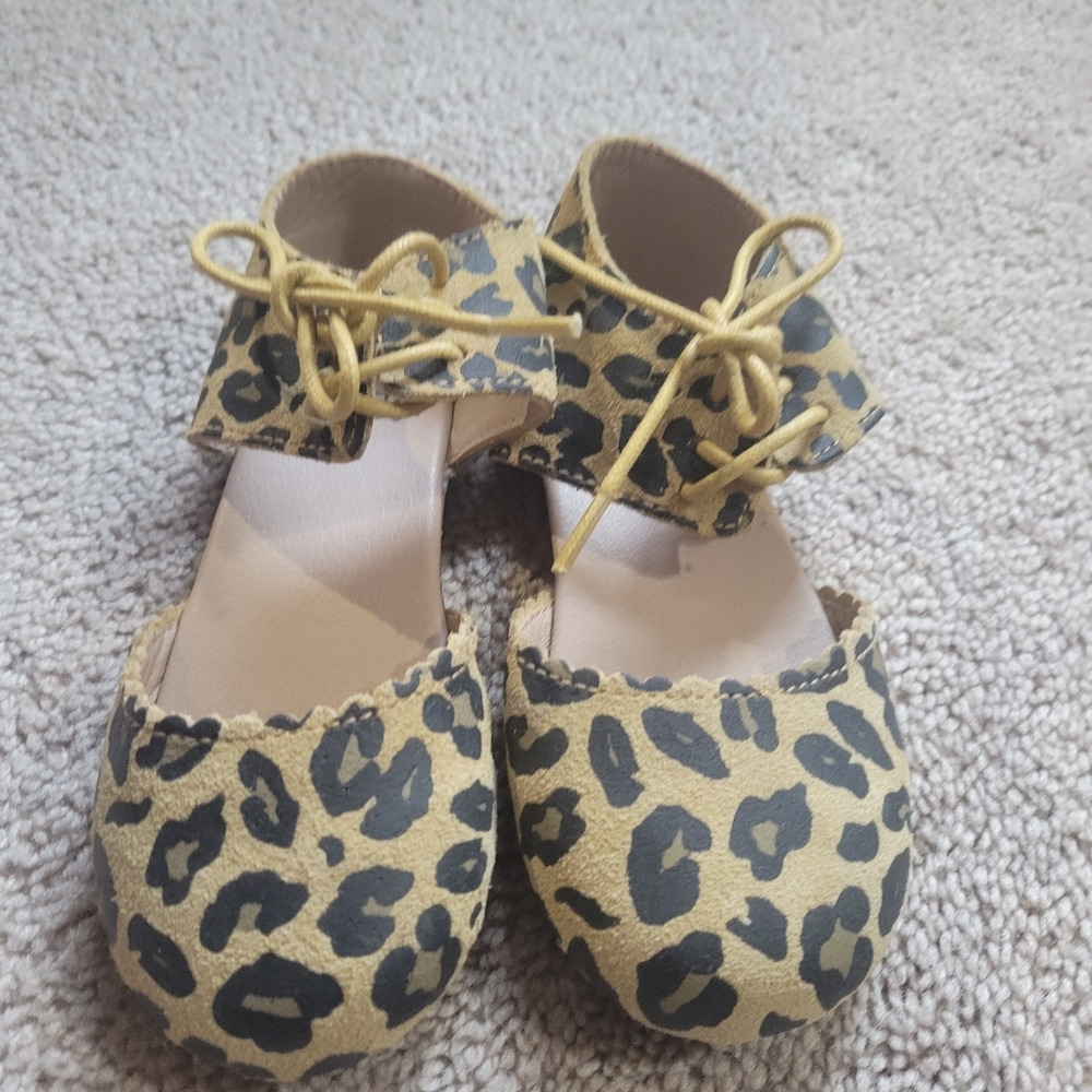 Kids Monkey feet Size 3-4 leopard shoes